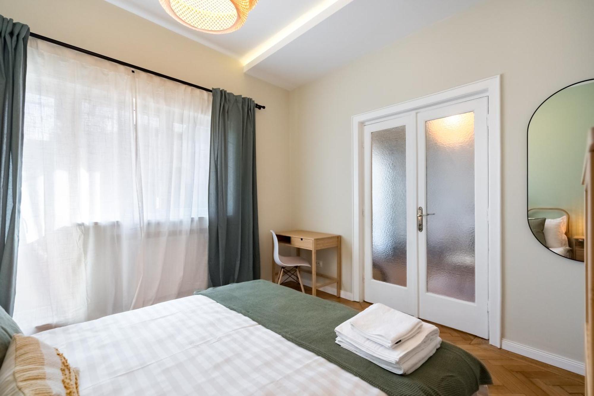 Urban Dream Studio With City Views & Comfort Бухарест Екстер'єр фото